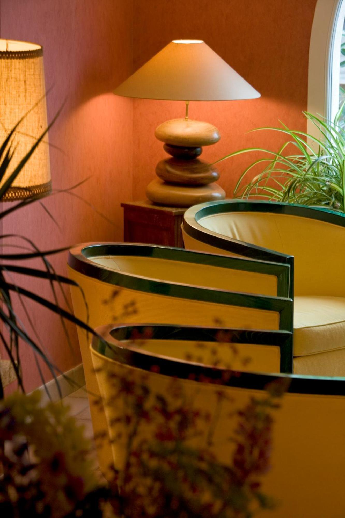 Logis Hotel Spa Restaurant Le Provence Lanarce エクステリア 写真