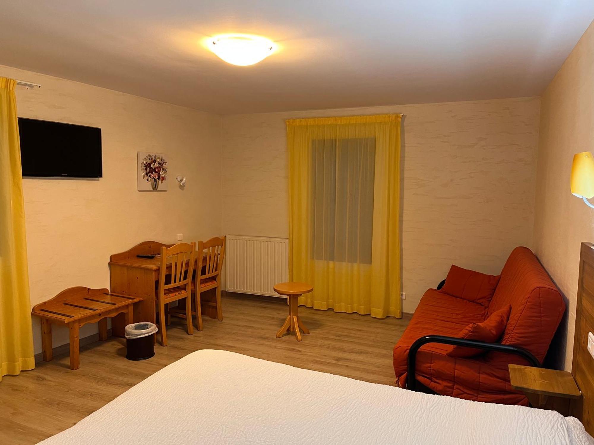Logis Hotel Spa Restaurant Le Provence Lanarce エクステリア 写真