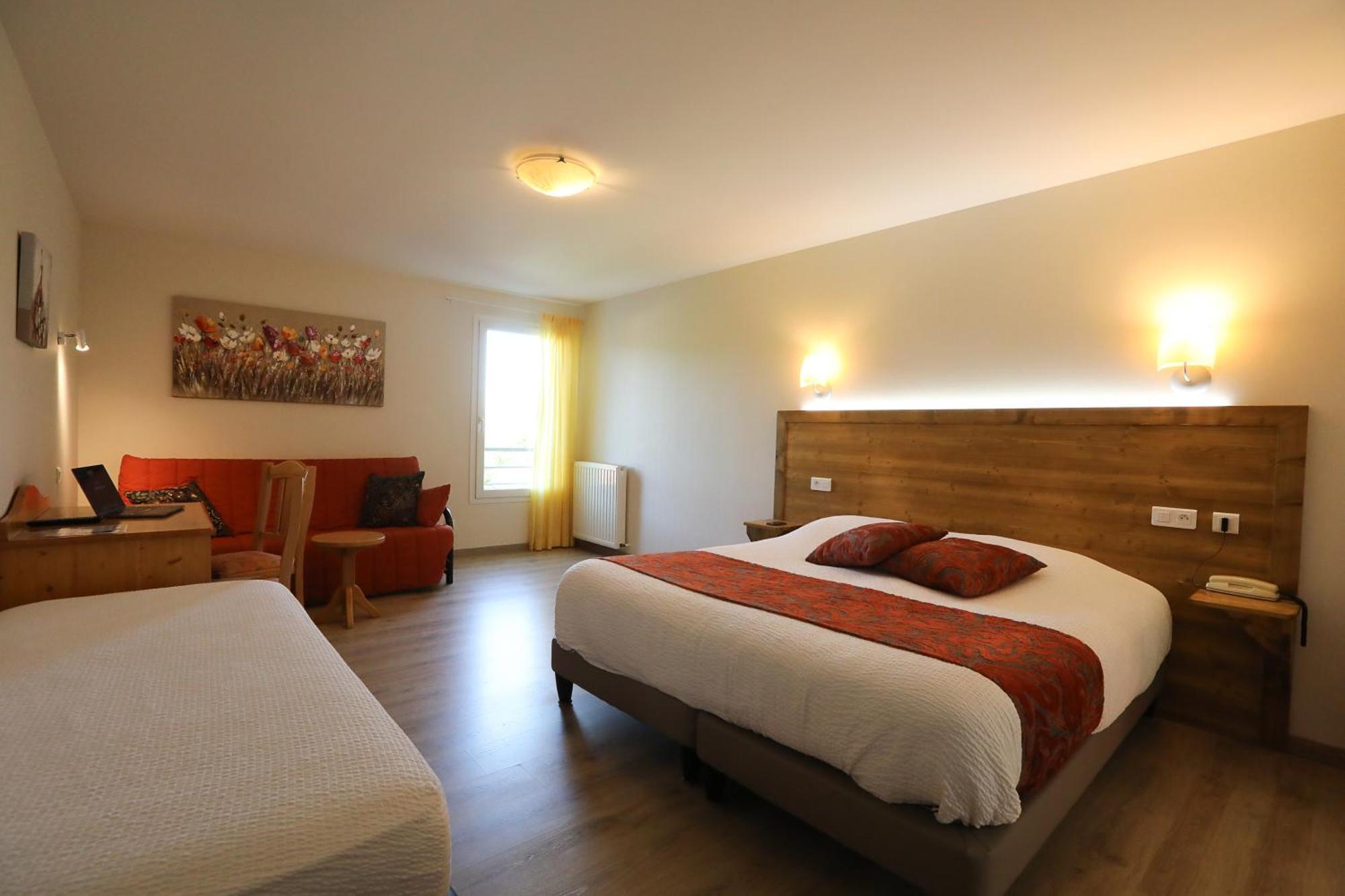 Logis Hotel Spa Restaurant Le Provence Lanarce エクステリア 写真