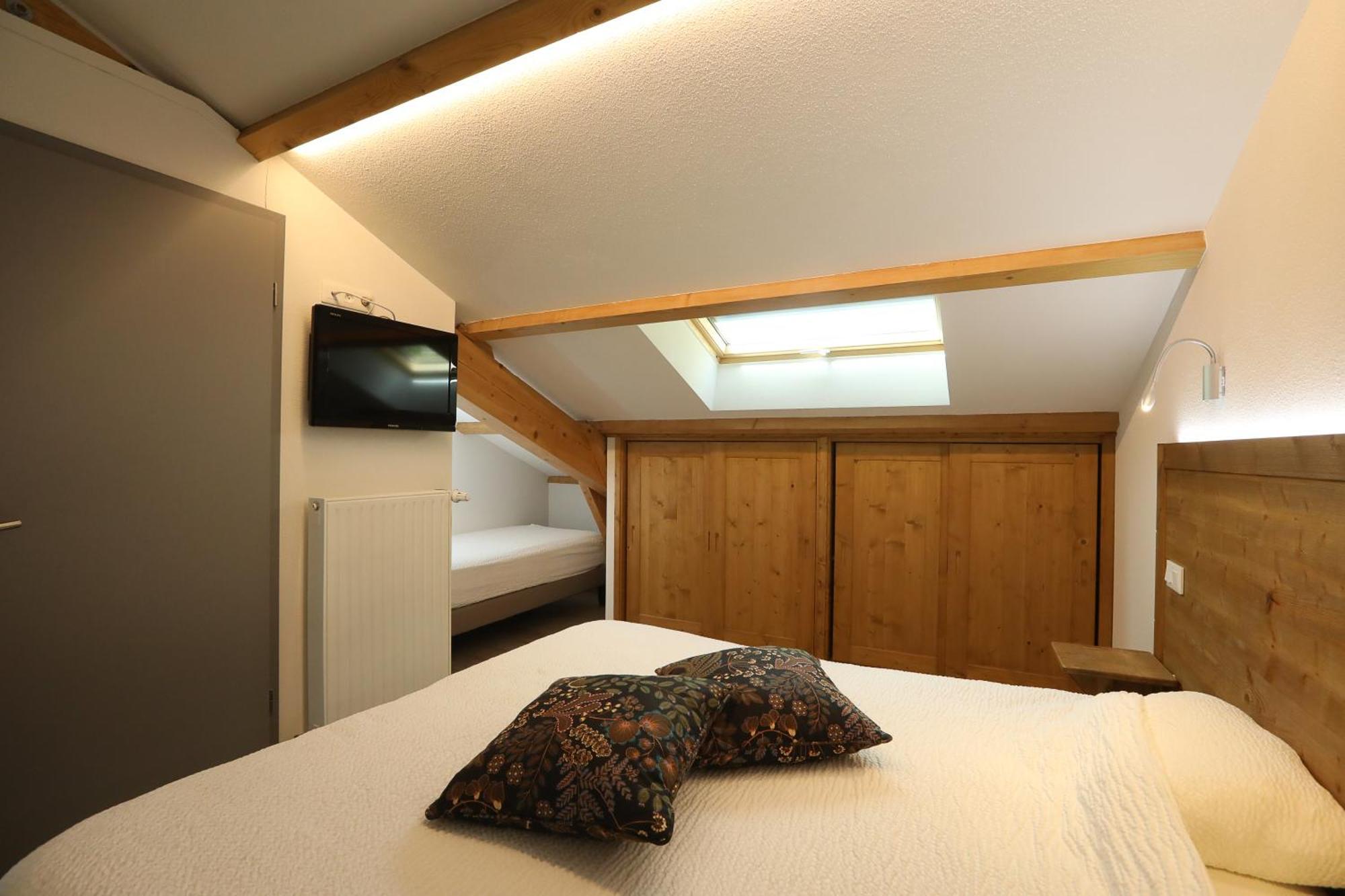 Logis Hotel Spa Restaurant Le Provence Lanarce エクステリア 写真