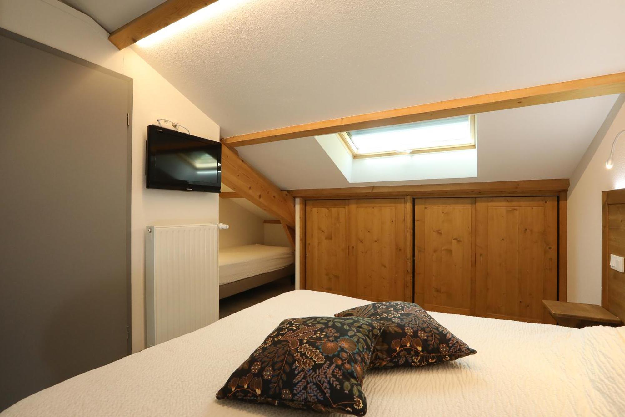 Logis Hotel Spa Restaurant Le Provence Lanarce エクステリア 写真