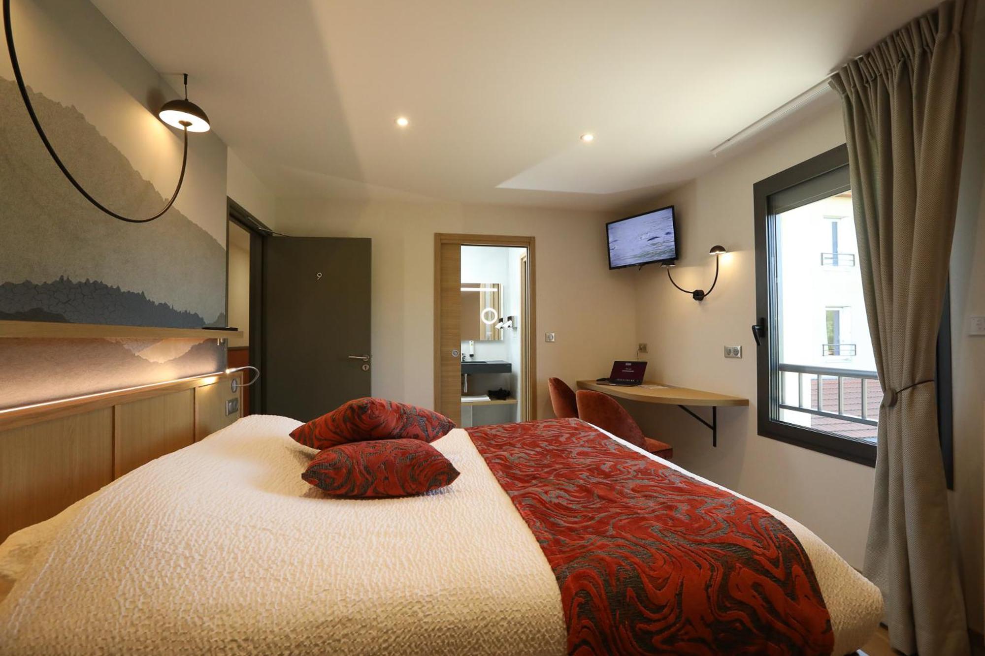 Logis Hotel Spa Restaurant Le Provence Lanarce エクステリア 写真