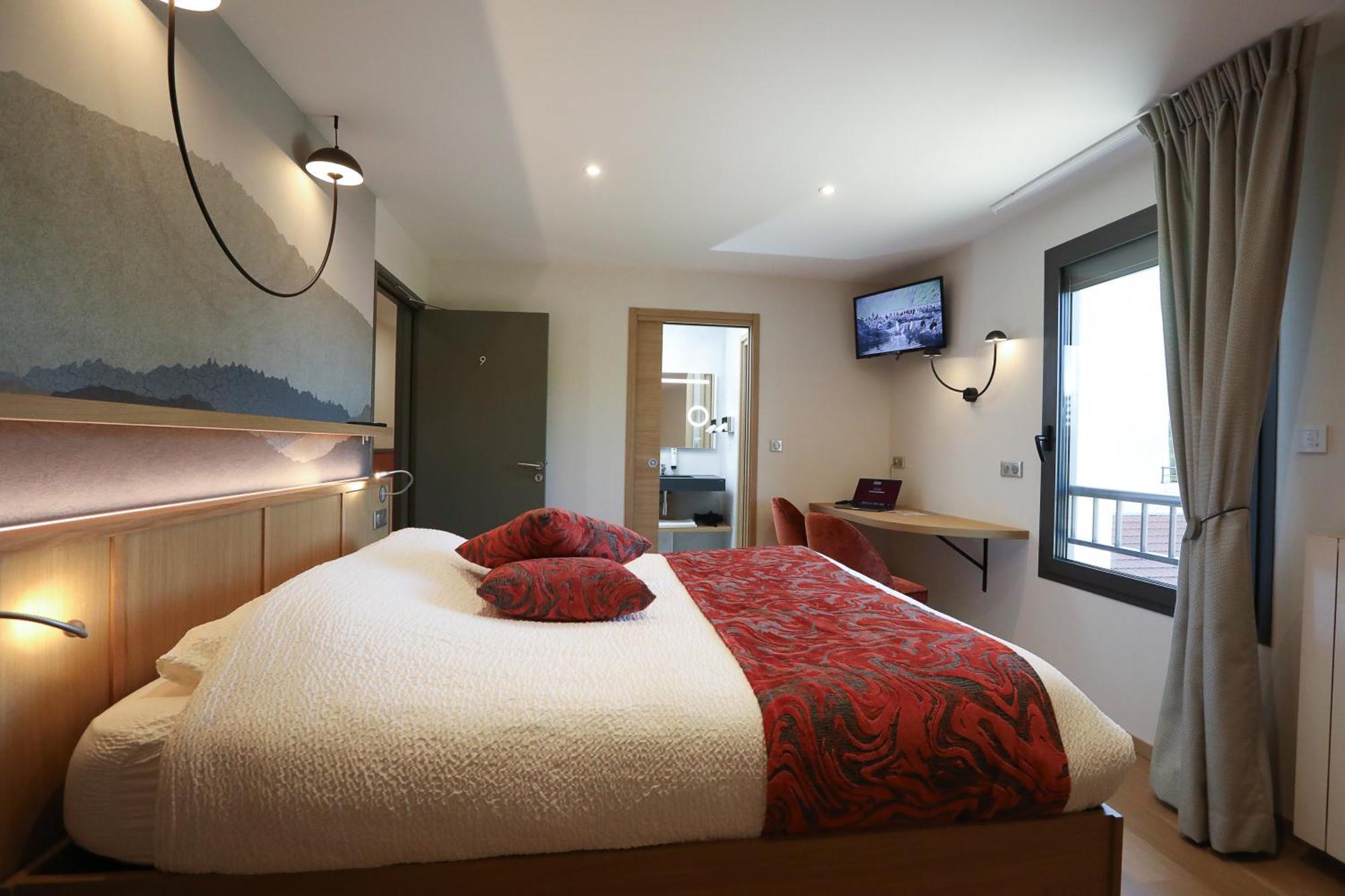 Logis Hotel Spa Restaurant Le Provence Lanarce エクステリア 写真