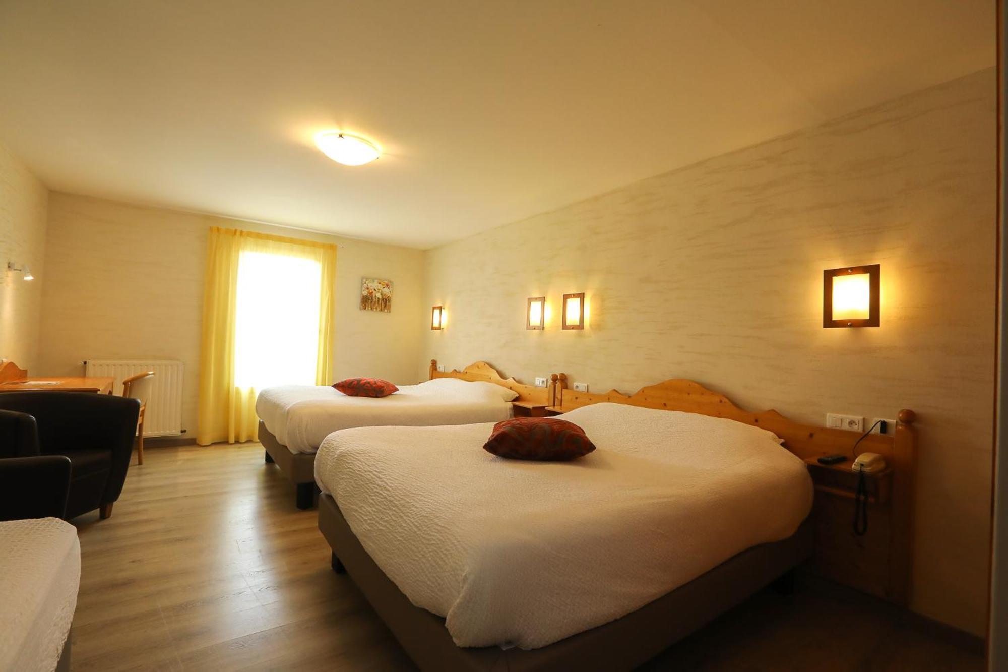 Logis Hotel Spa Restaurant Le Provence Lanarce エクステリア 写真
