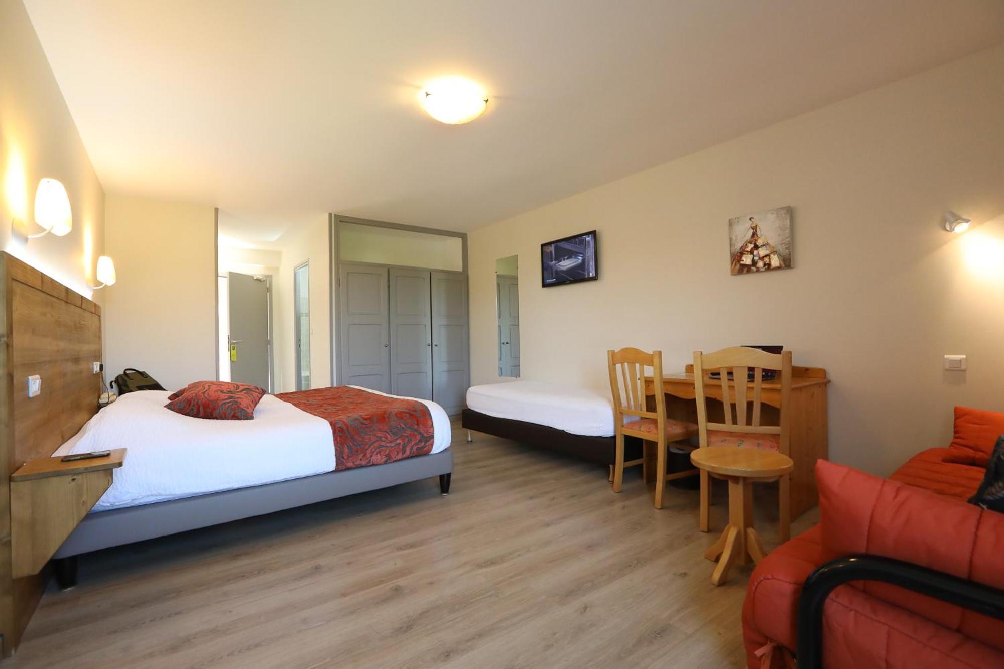 Logis Hotel Spa Restaurant Le Provence Lanarce エクステリア 写真