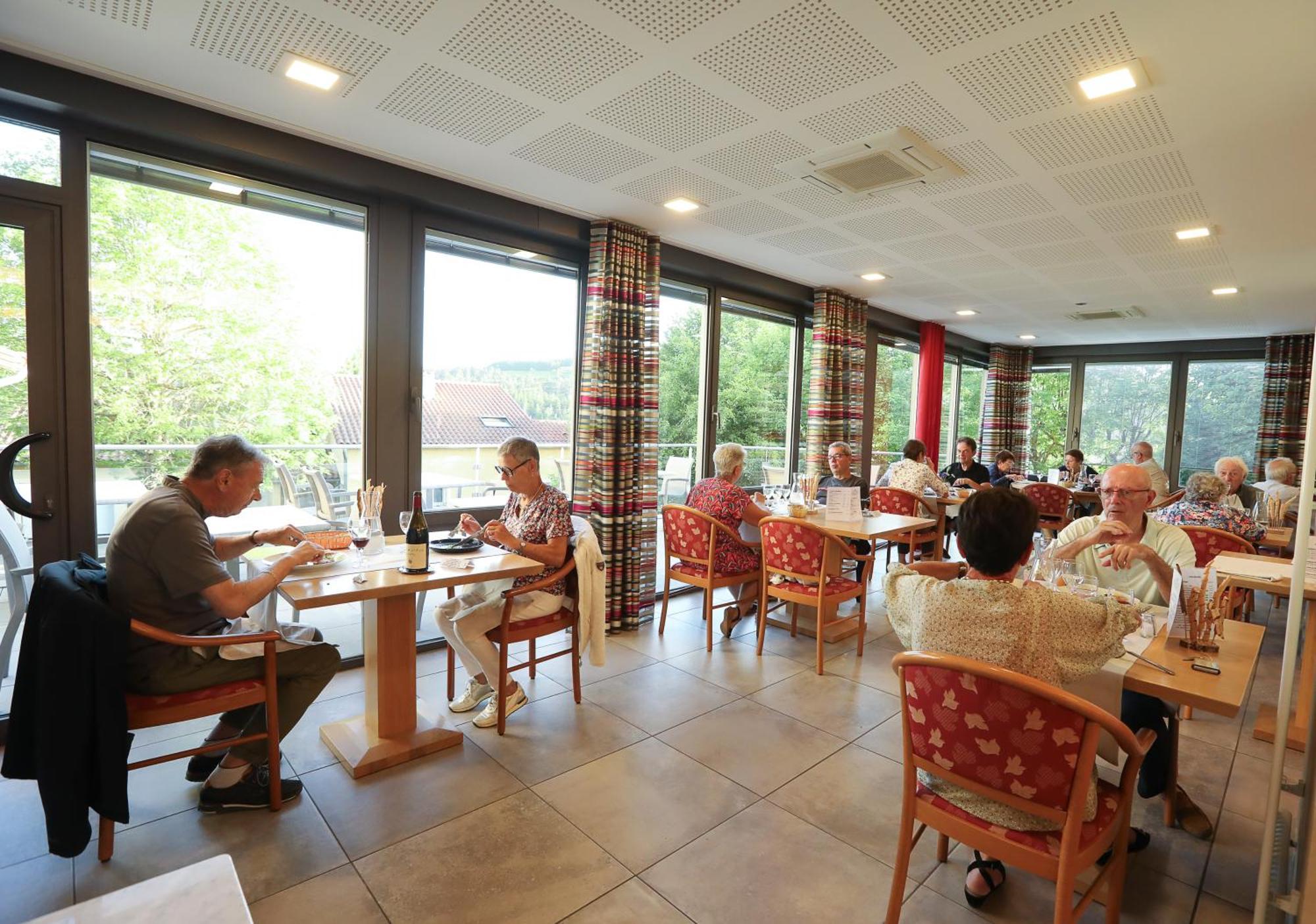 Logis Hotel Spa Restaurant Le Provence Lanarce エクステリア 写真