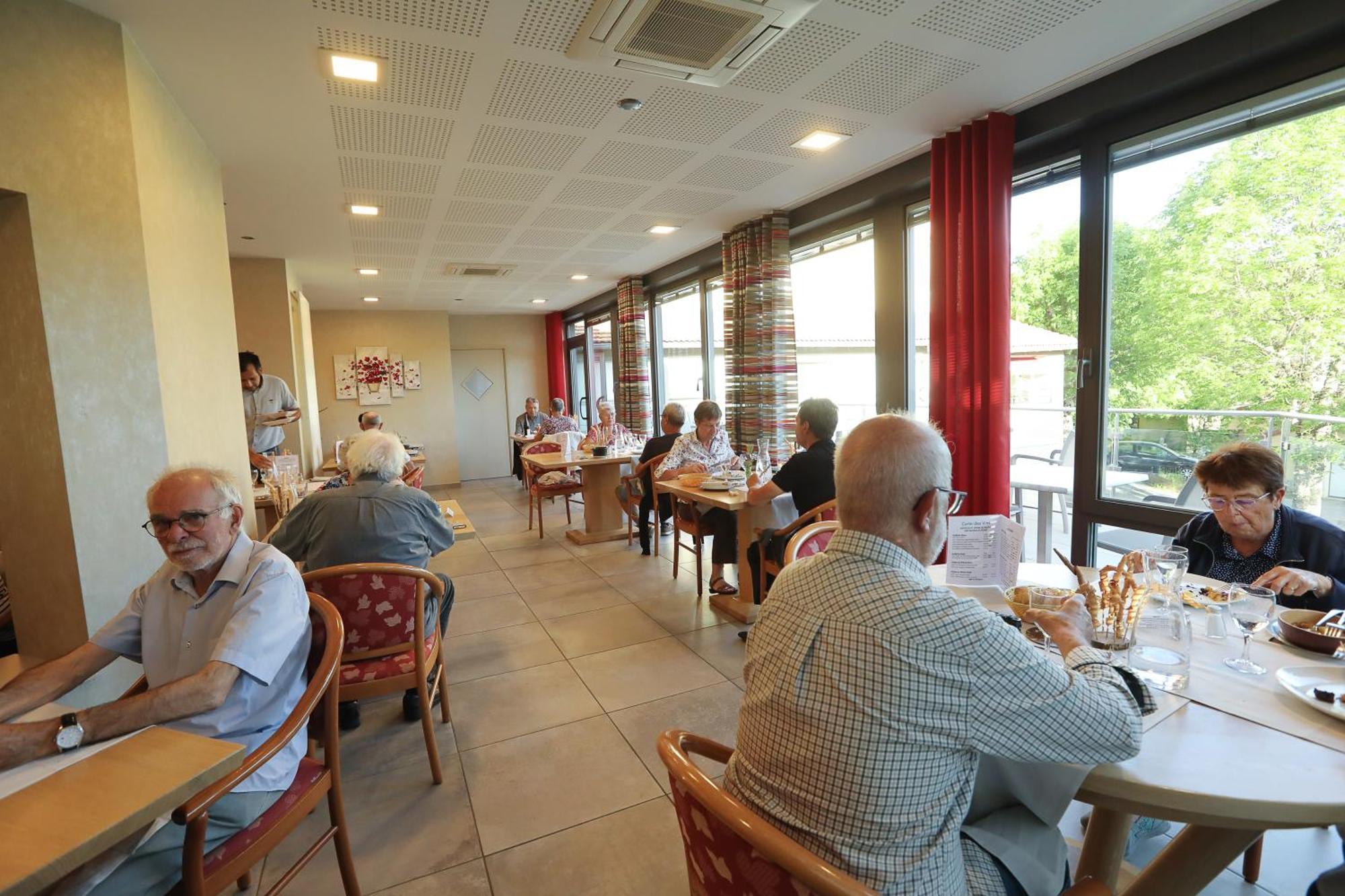 Logis Hotel Spa Restaurant Le Provence Lanarce エクステリア 写真