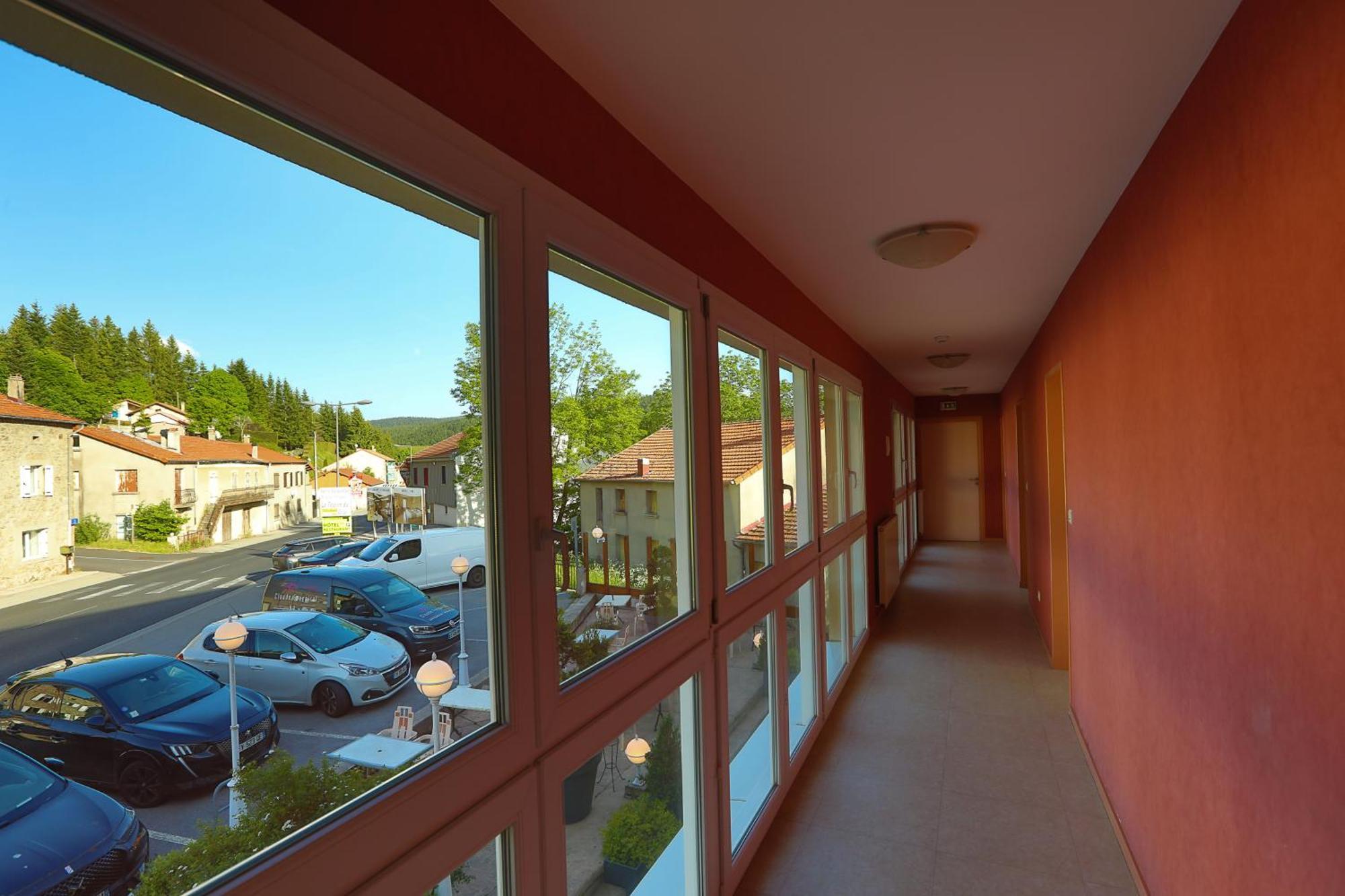 Logis Hotel Spa Restaurant Le Provence Lanarce エクステリア 写真
