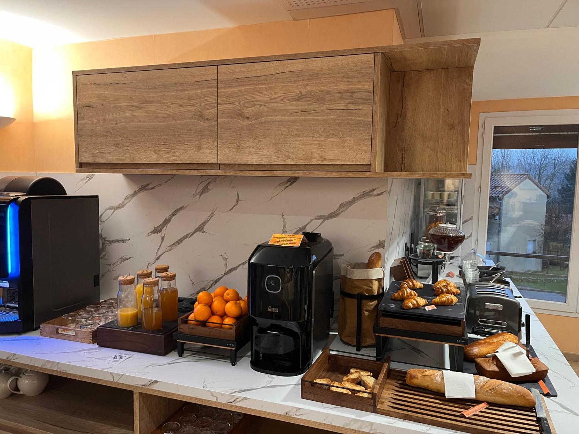 Logis Hotel Spa Restaurant Le Provence Lanarce エクステリア 写真