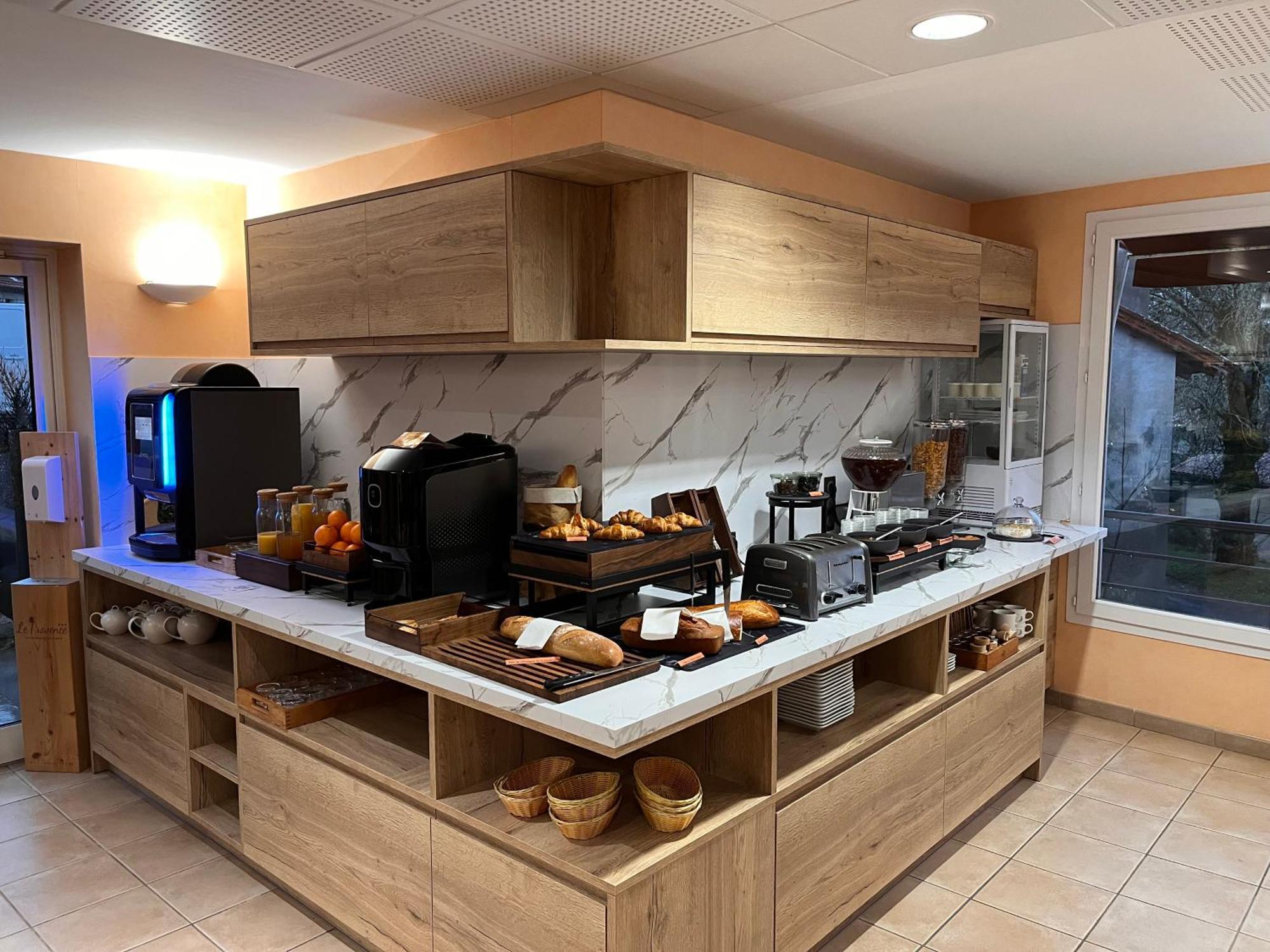 Logis Hotel Spa Restaurant Le Provence Lanarce エクステリア 写真